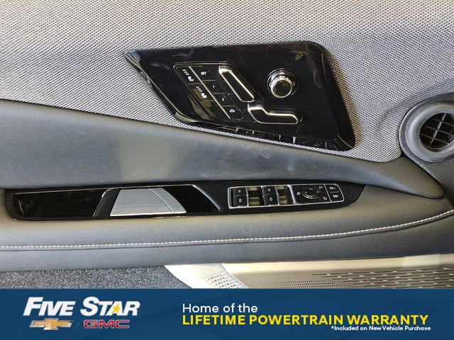 New 2025 Cadillac Optiq Luxury 1 image 34