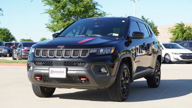 Used 2023 Jeep Compass Trailhawk image 3