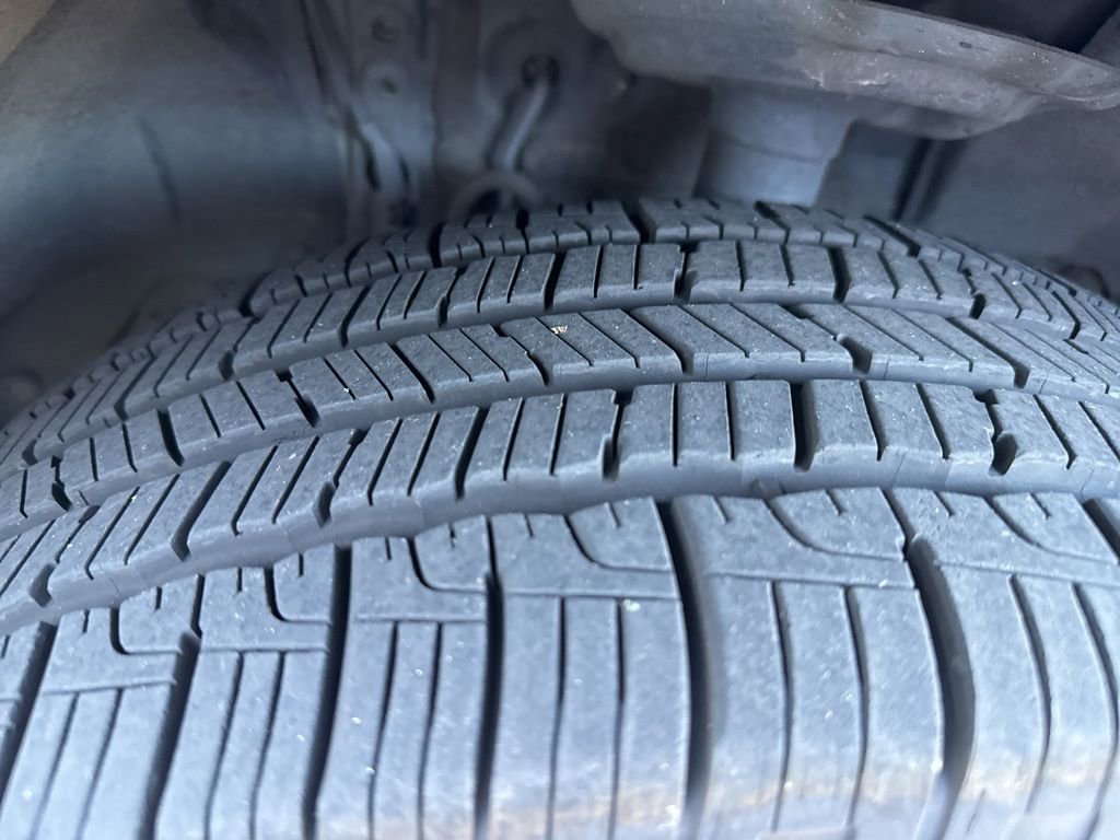 Used 2022 Toyota RAV4 XLE Premium FWD image 3