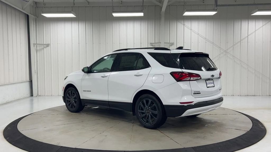 Used 2022 Chevrolet Equinox RS w/ RS Leather Package image 6