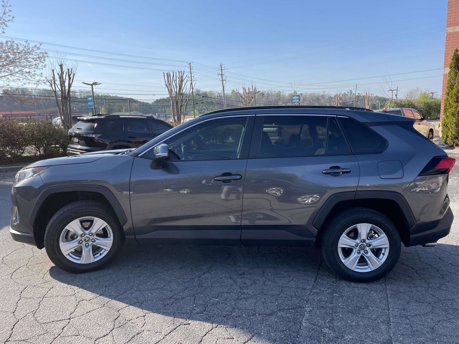 Used 2021 Toyota RAV4 XLE image 25