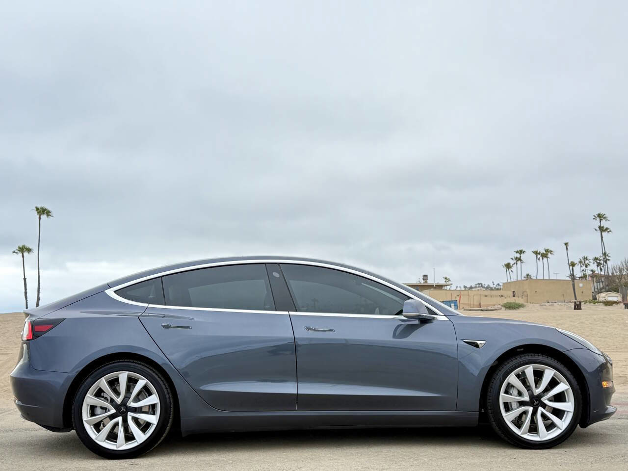 Used 2020 Tesla Model 3 Standard Range Plus image 5