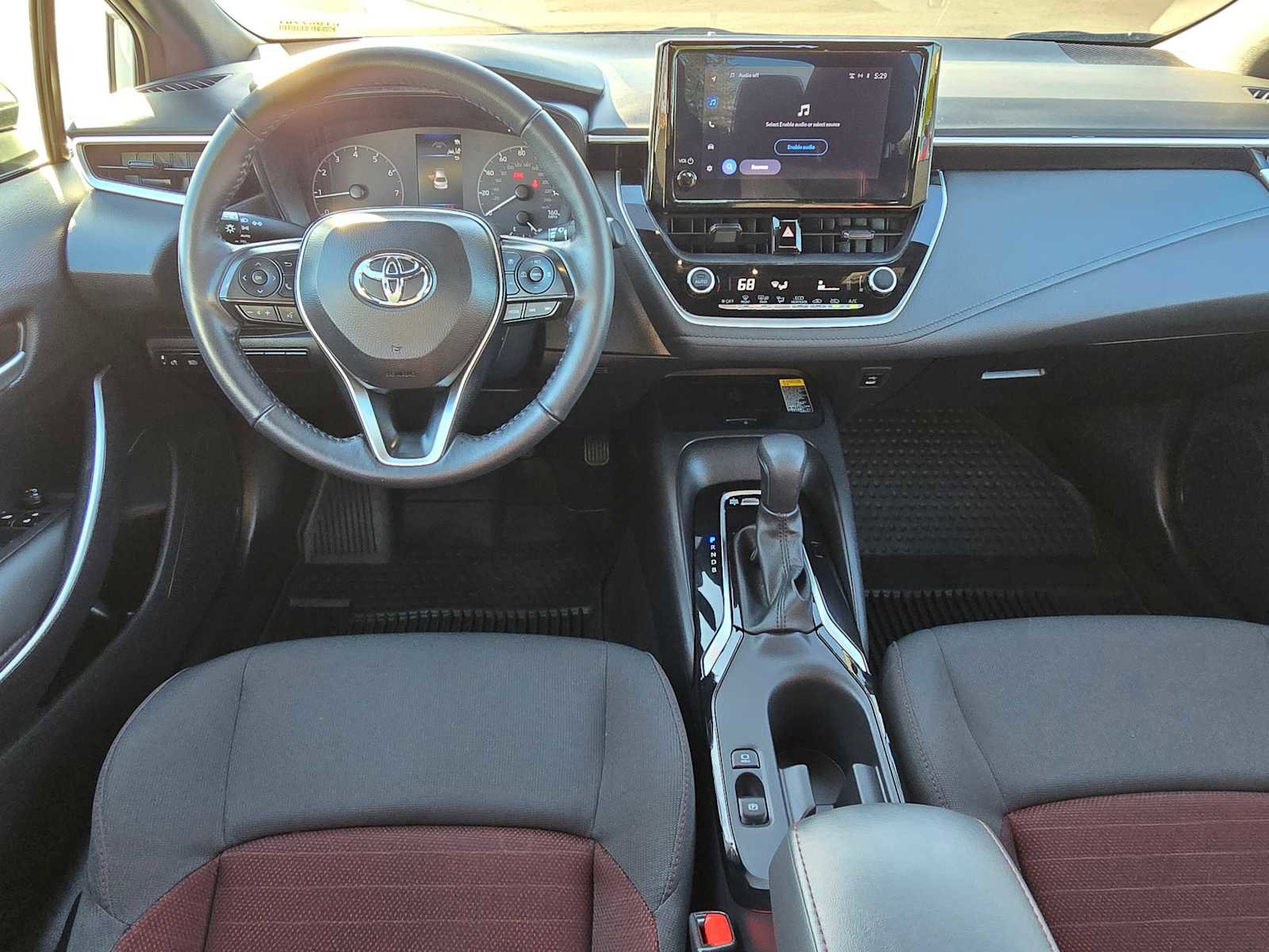Used 2024 Toyota Corolla SE w/ SE Premium Package image 18