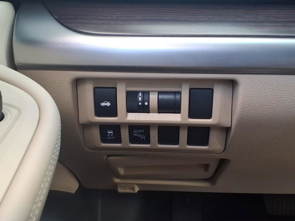 Used 2018 Subaru Legacy 3.6R Limited image 14