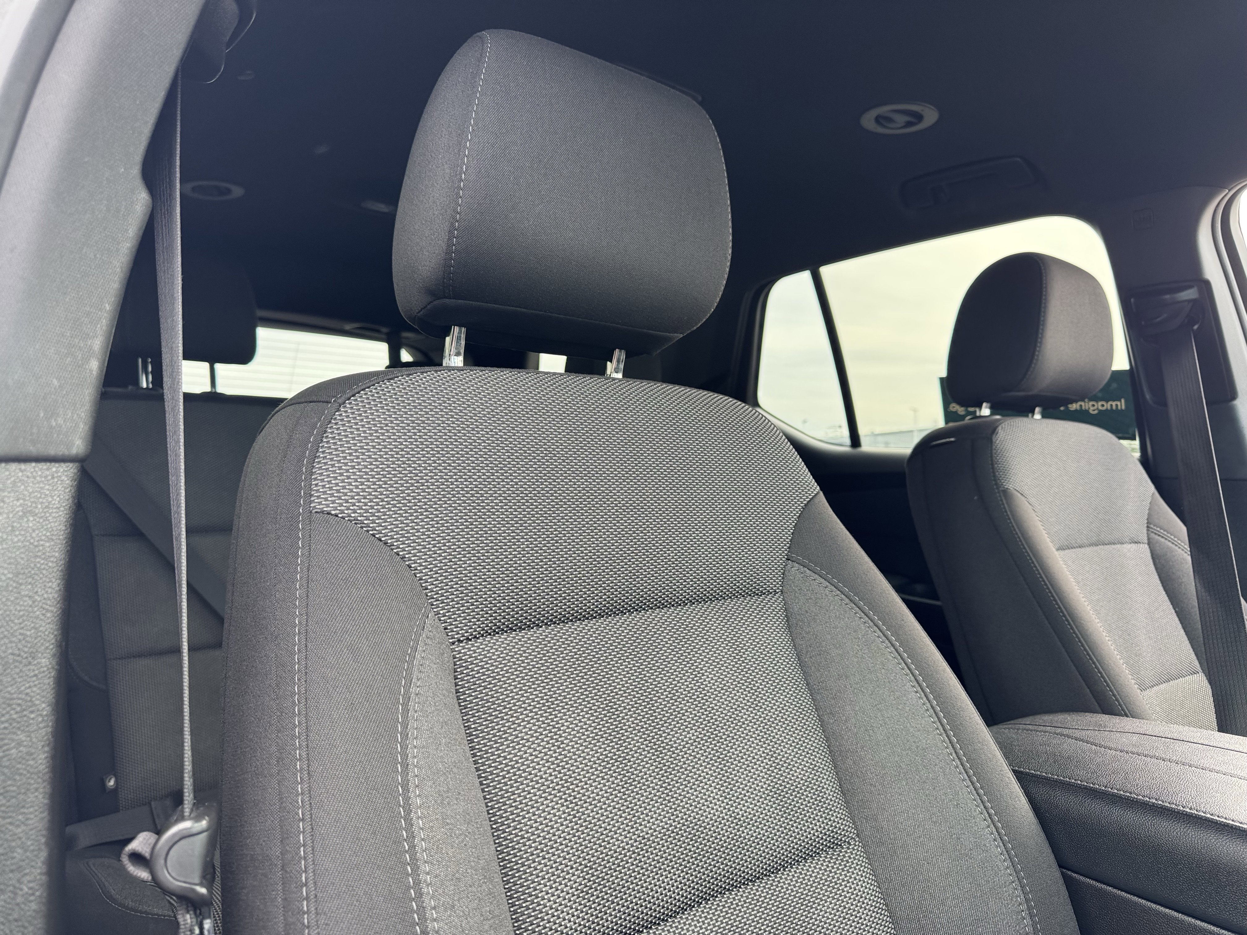 Used 2023 Chevrolet Traverse LT FWD image 24