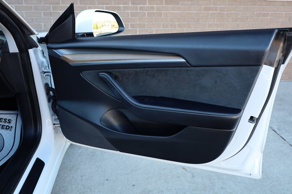 Used 2021 Tesla Model 3 Standard Range Plus image 25