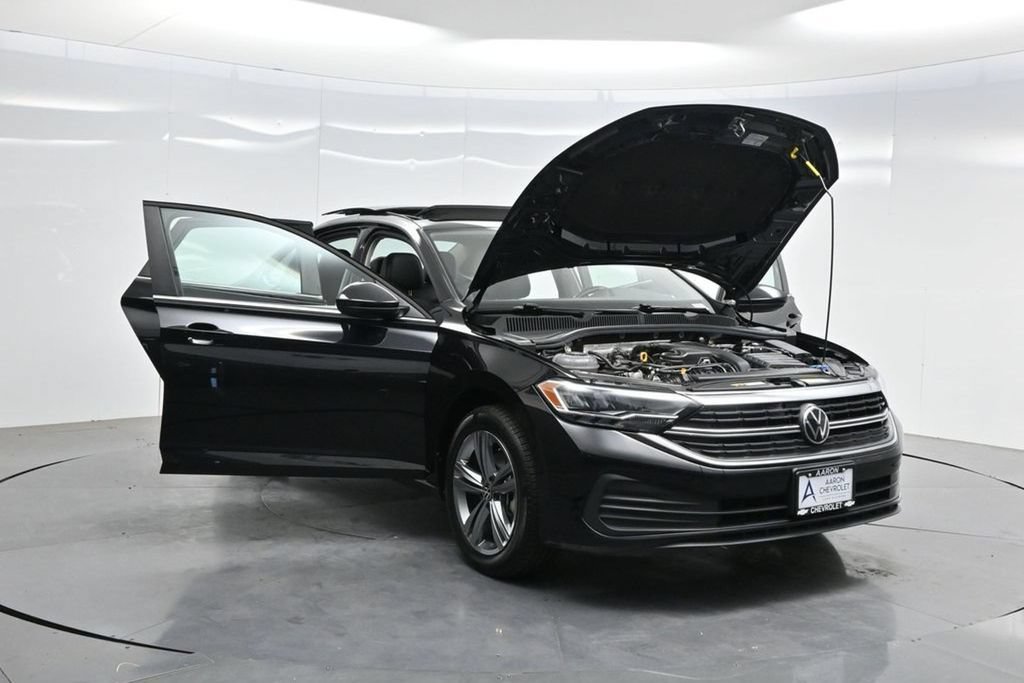 Used 2024 Volkswagen Jetta SE FWD image 47
