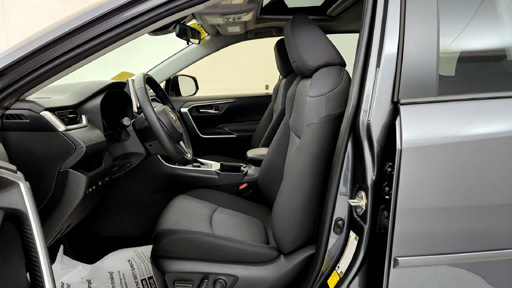 Certified 2025 Toyota RAV4 XLE w/ Convenience Package AWD/4WD image 25