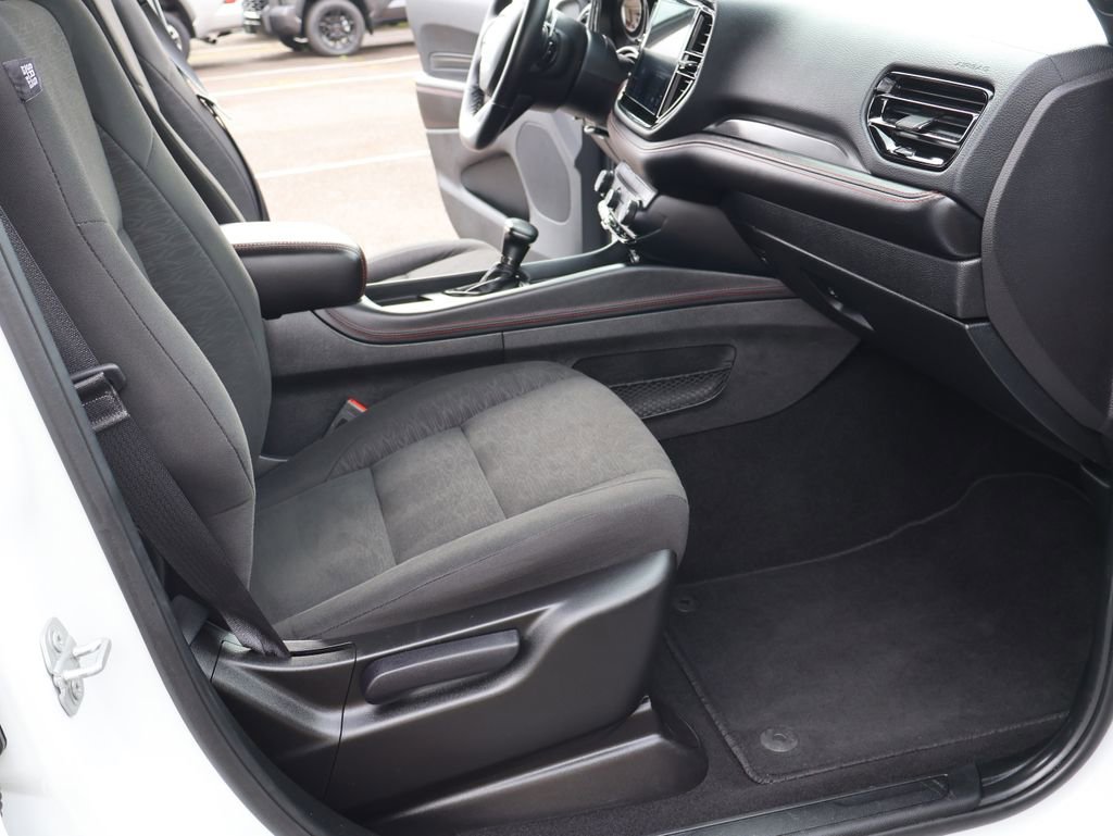 Used 2025 Dodge Durango GT image 31