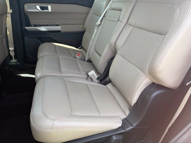 Used 2023 Ford Explorer Limited AWD/4WD image 12