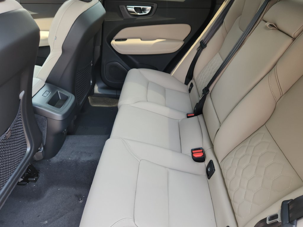New 2026 Volvo XC60 B5 Plus w/ Protection Package Premier AWD/4WD image 19