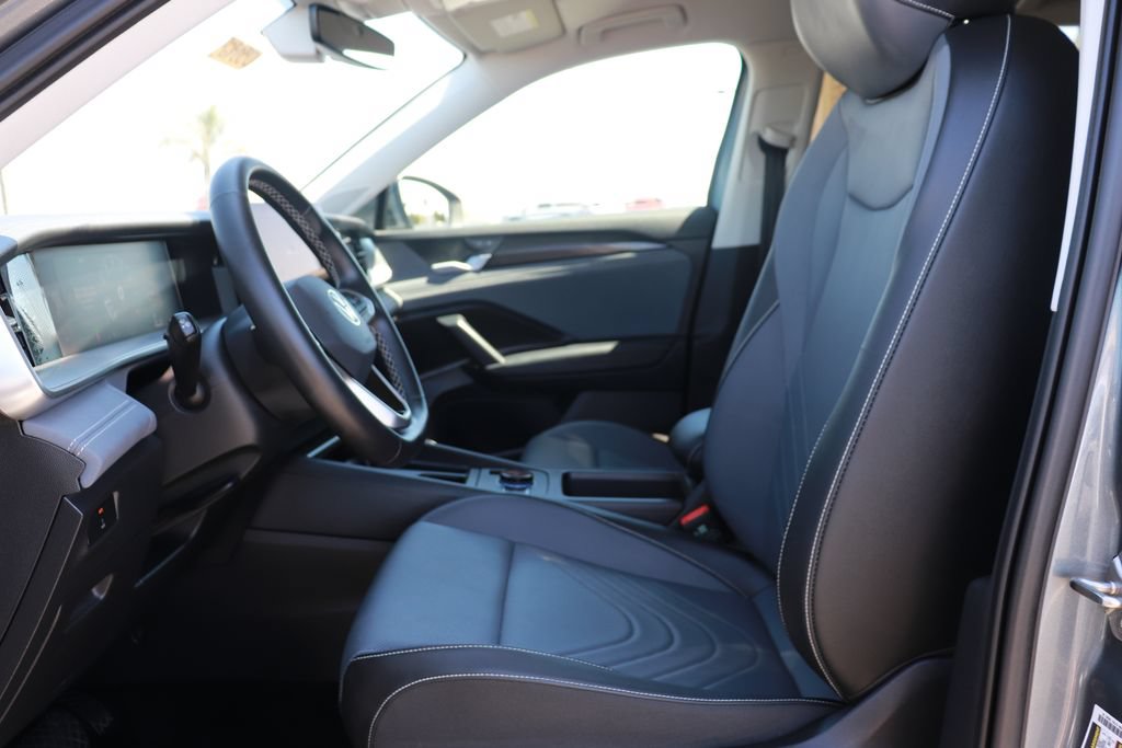 Used 2026 Volkswagen Tiguan SE FWD image 10