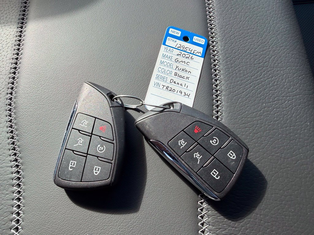 Used 2026 GMC Yukon Denali w/ Sun & Power Step Package AWD/4WD image 14