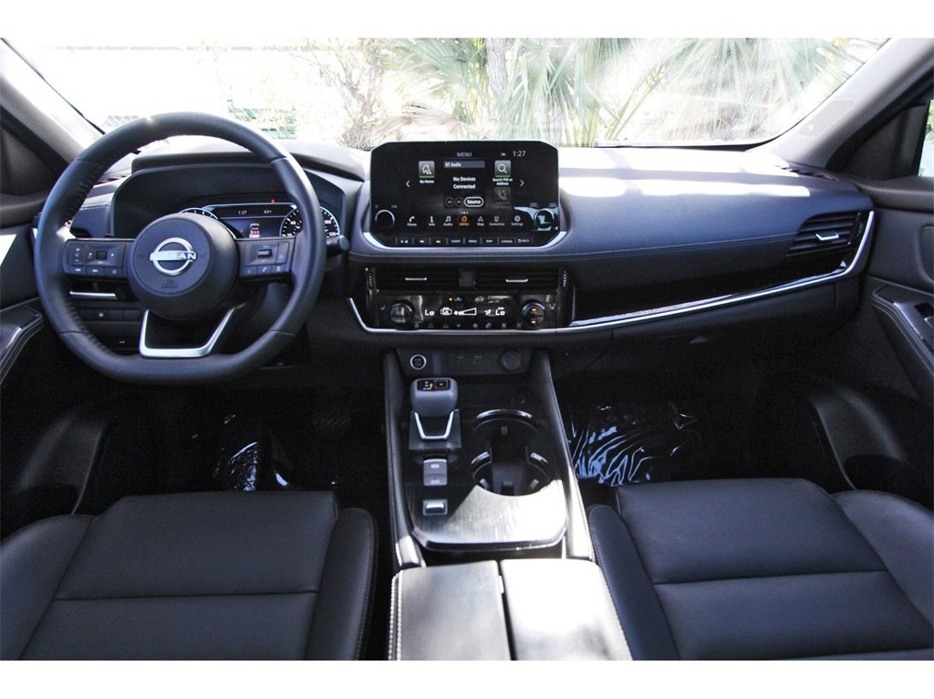 Used 2023 Nissan Rogue SL w/ SL Premium Package image 9