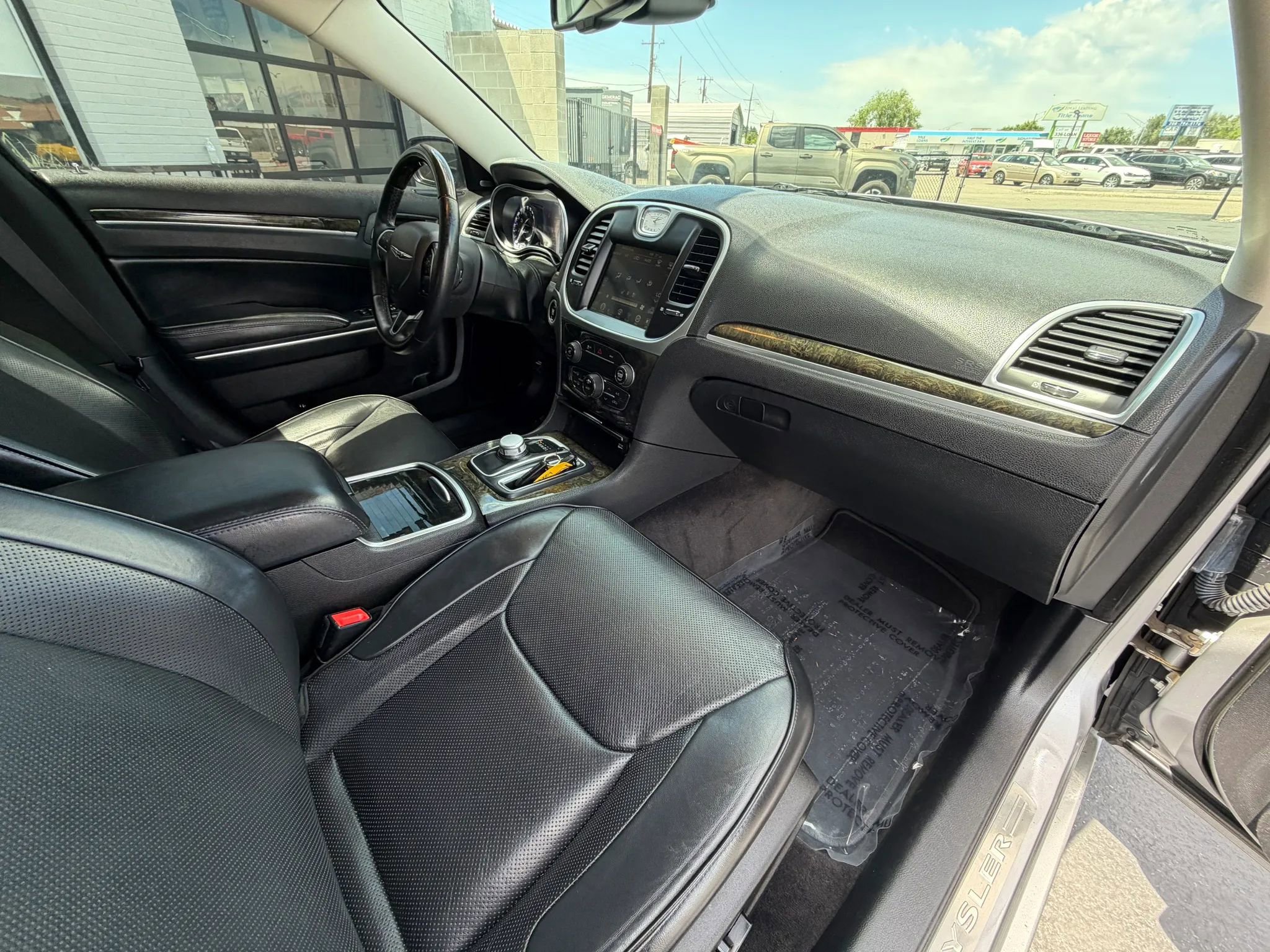 Used 2016 Chrysler 300 C RWD image 13