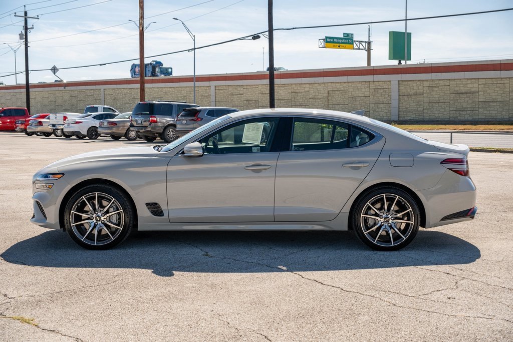 Used 2025 Genesis G70 2.5T image 6