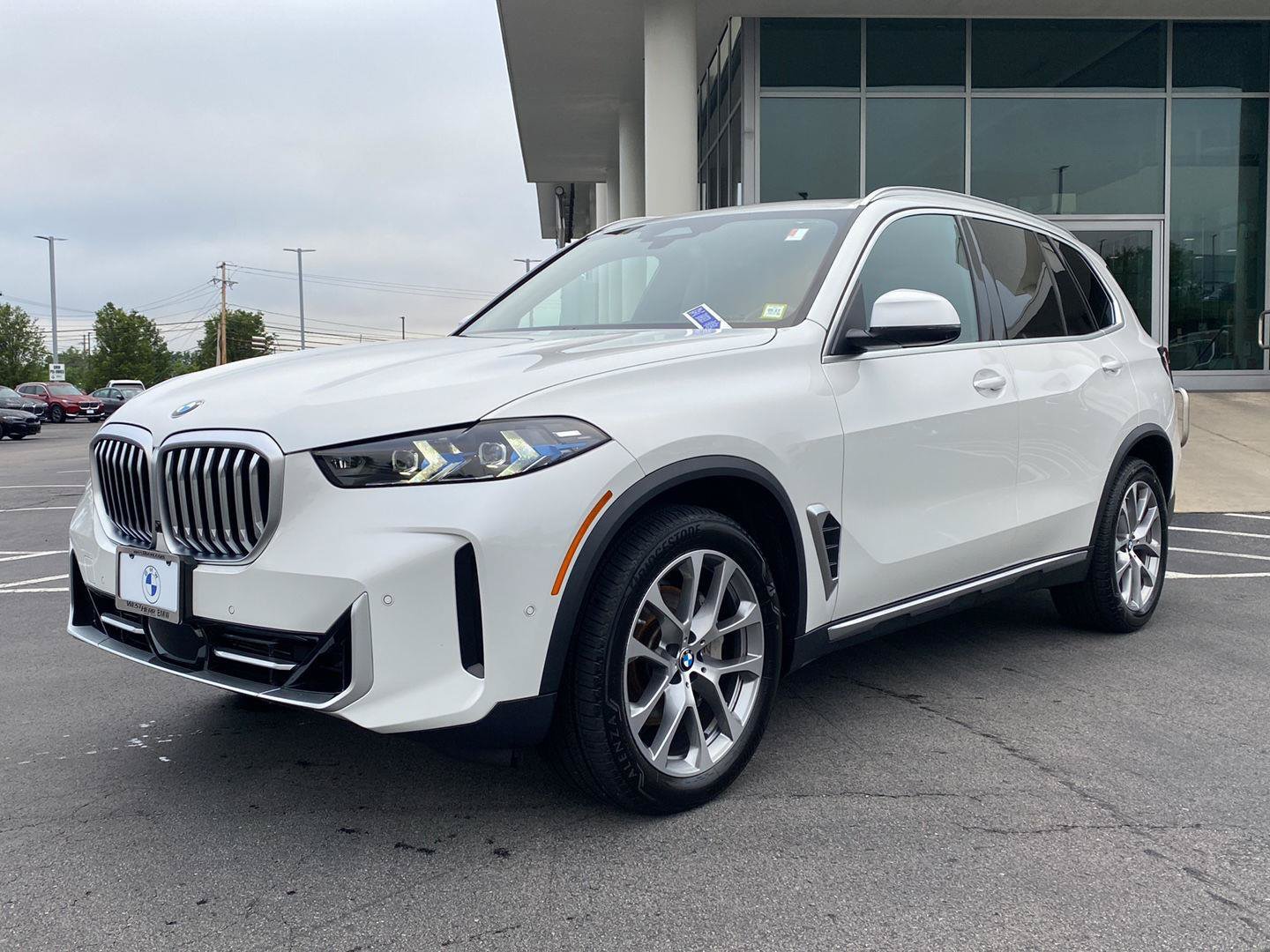 New 2026 BMW X5 xDrive40i w/ Climate Comfort Package AWD/4WD image 13