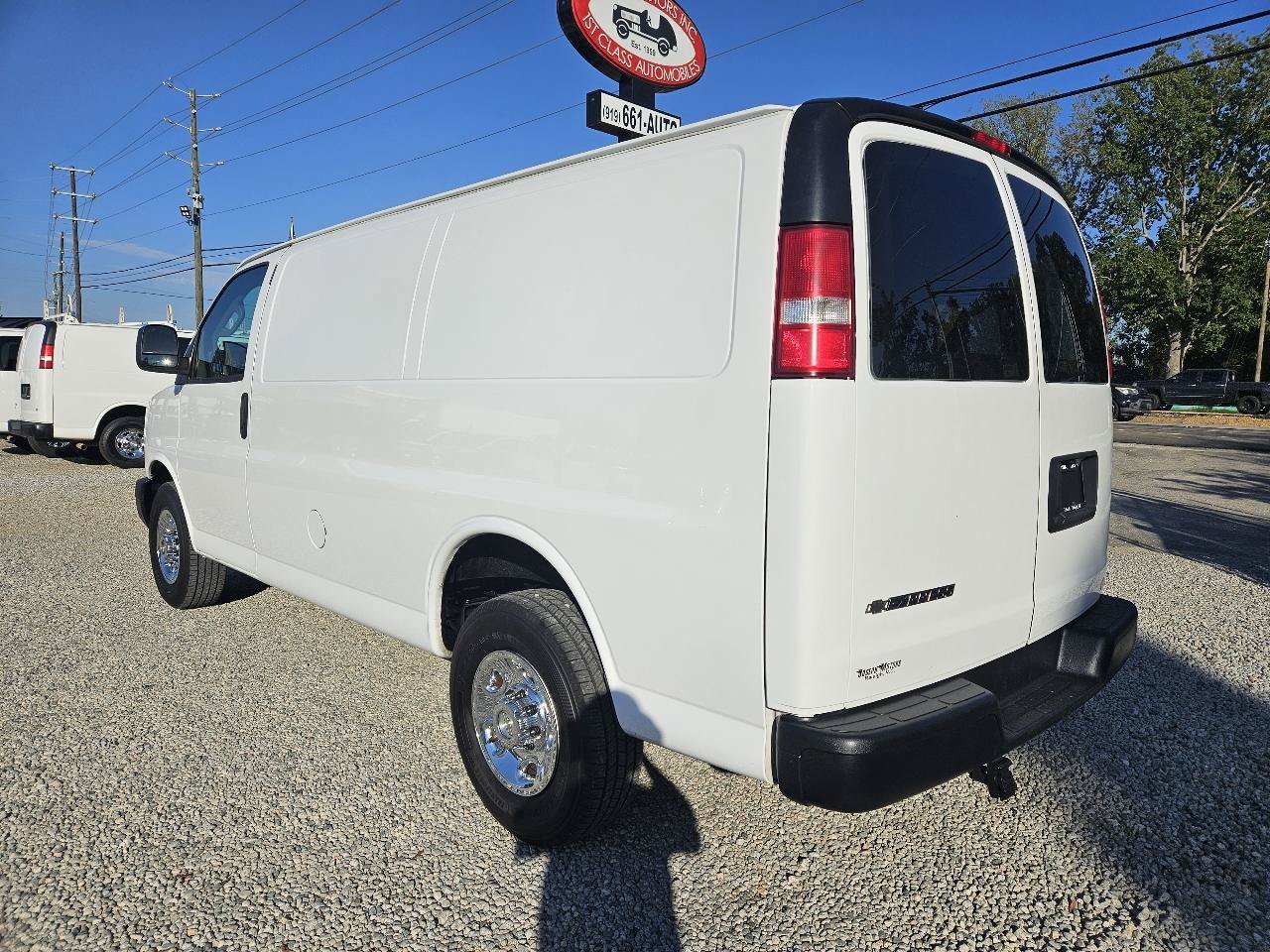 Used 2022 Chevrolet Express 2500 w/ Driver Convenience Package RWD image 3