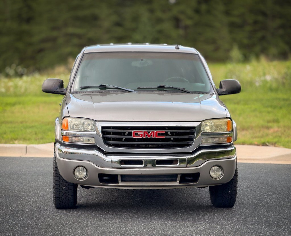 Used 2003 GMC Sierra 1500 SLT w/ SLT Preferred Equipment Group AWD/4WD image 3