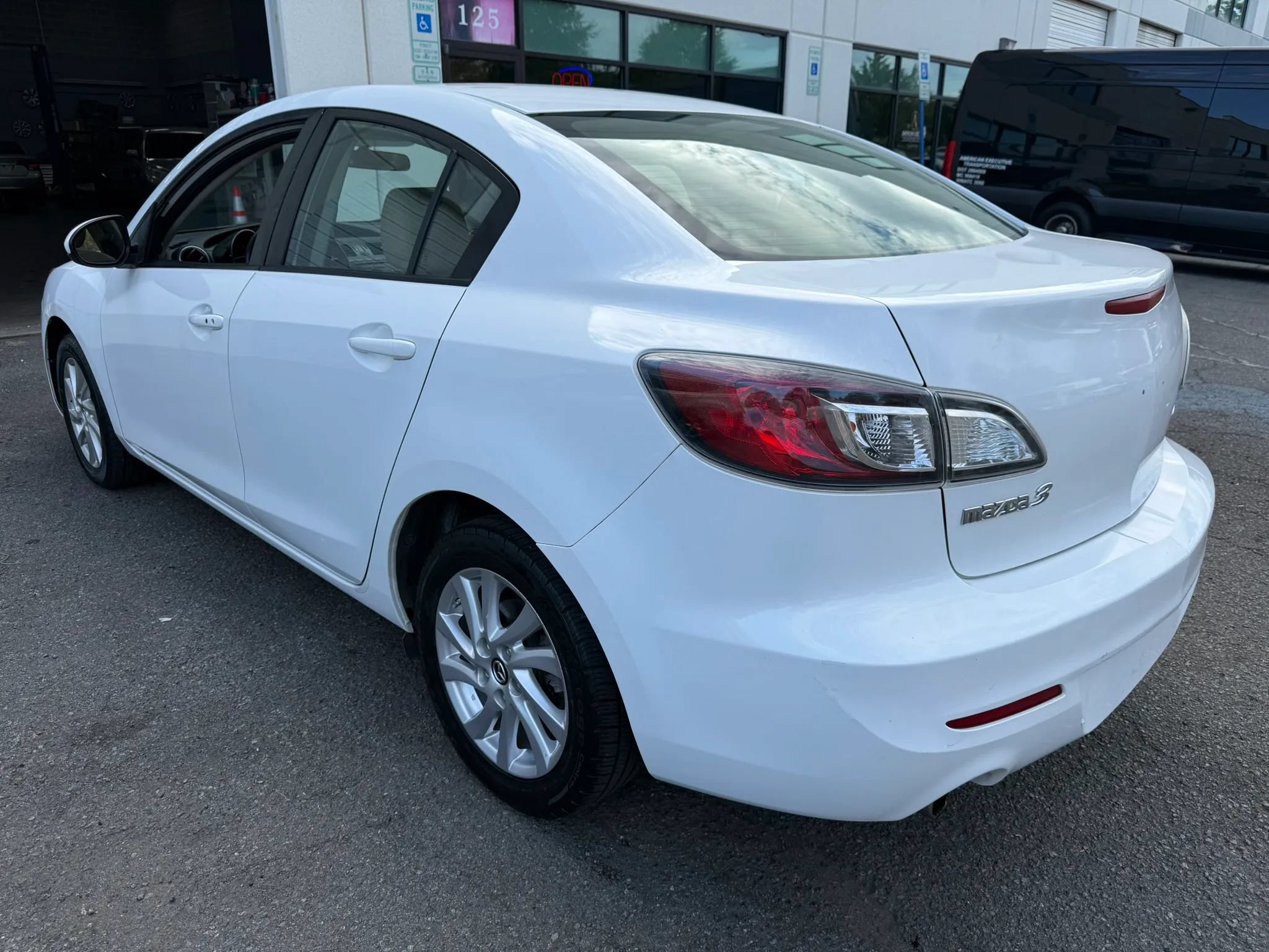 Used 2013 MAZDA MAZDA3 i Touring FWD image 15