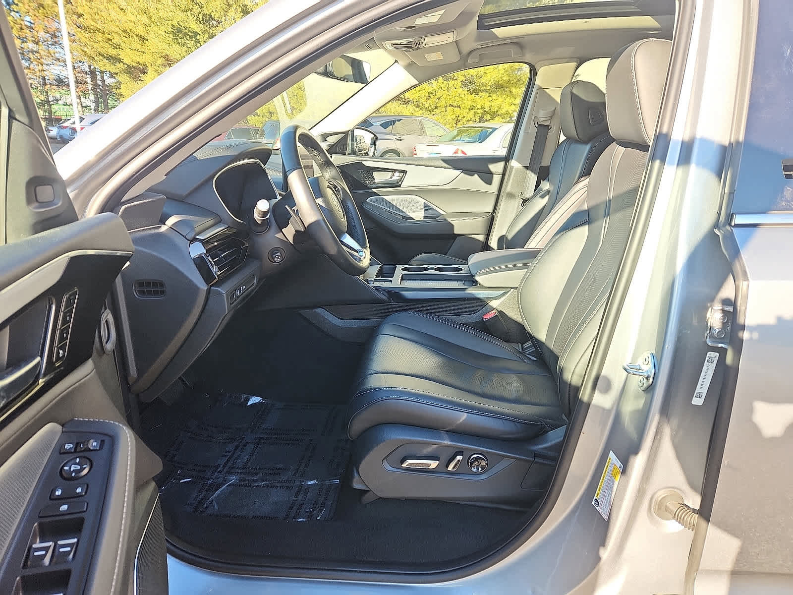 Certified 2025 Acura MDX SH-AWD w/ Technology Package image 15