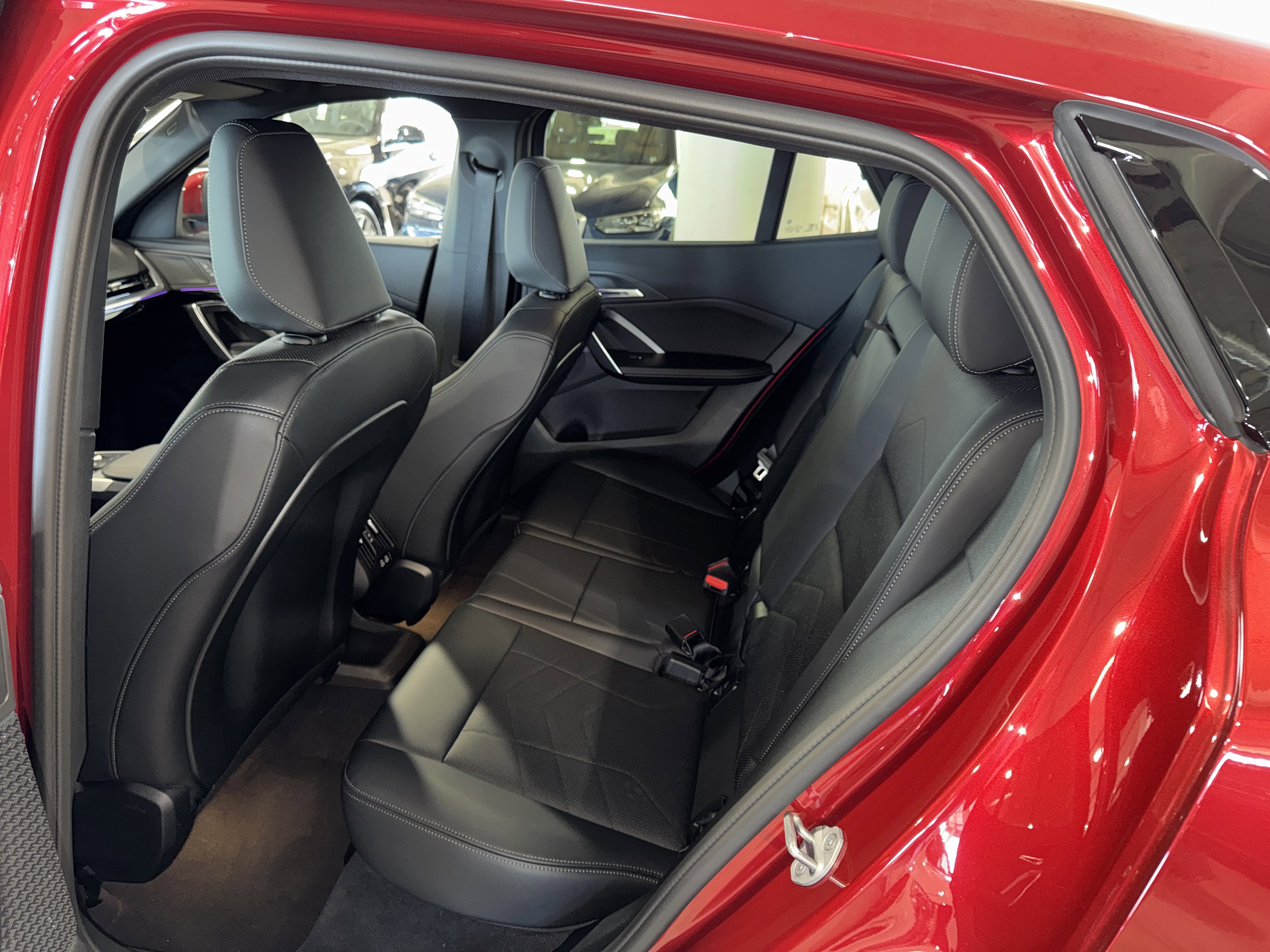 Used 2025 BMW X2 xDrive28i image 15