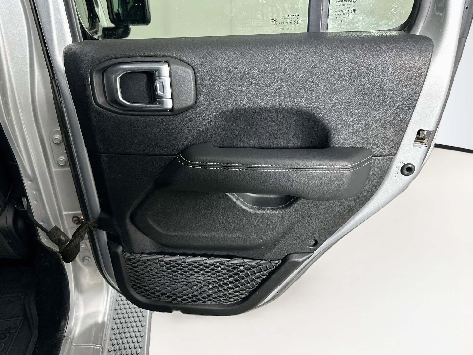 Used 2023 Jeep Wrangler Unlimited Sahara AWD/4WD image 28