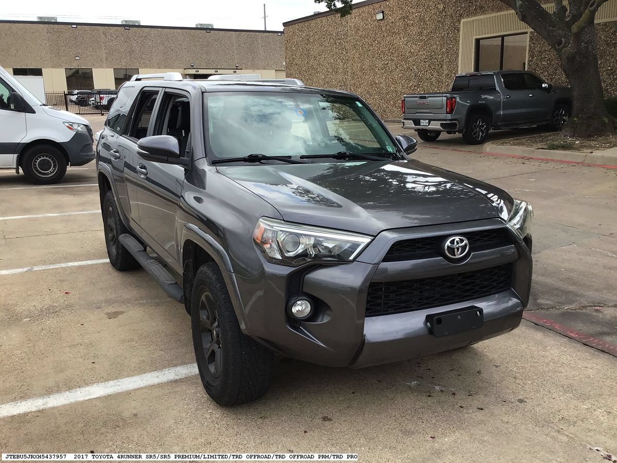 Used 2017 Toyota 4Runner SR5 Premium AWD/4WD image 4