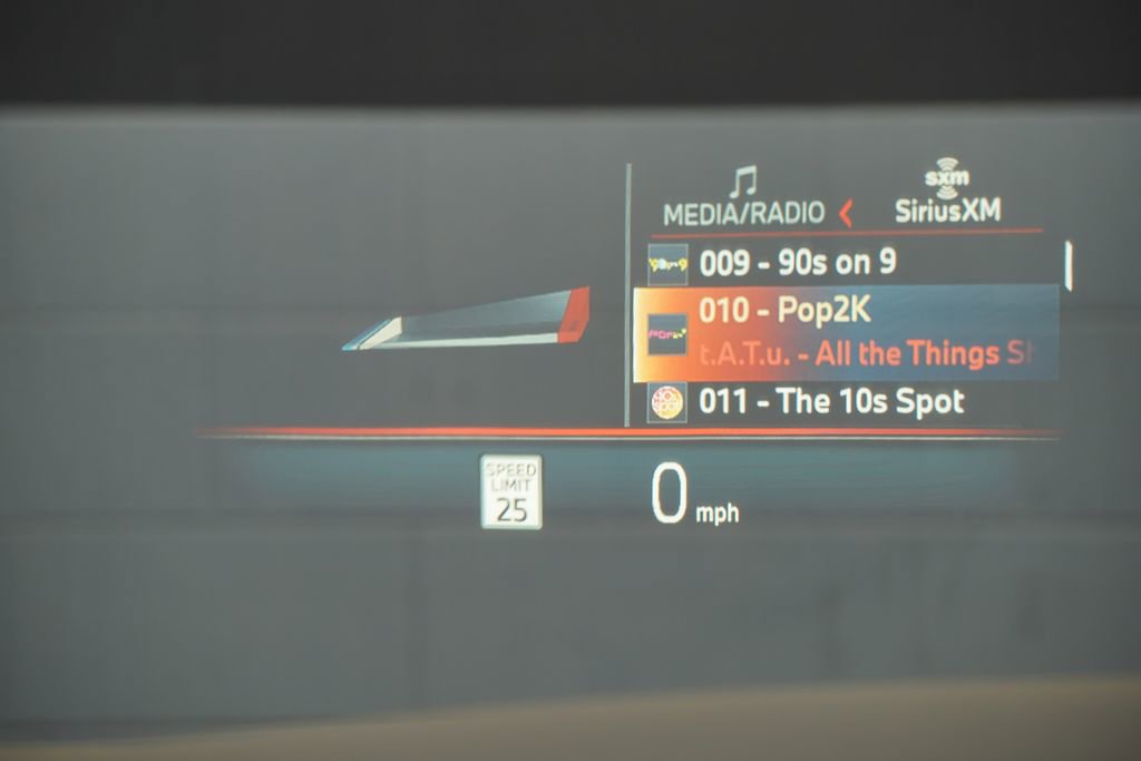 New 2026 BMW 750e xDrive AWD/4WD image 9