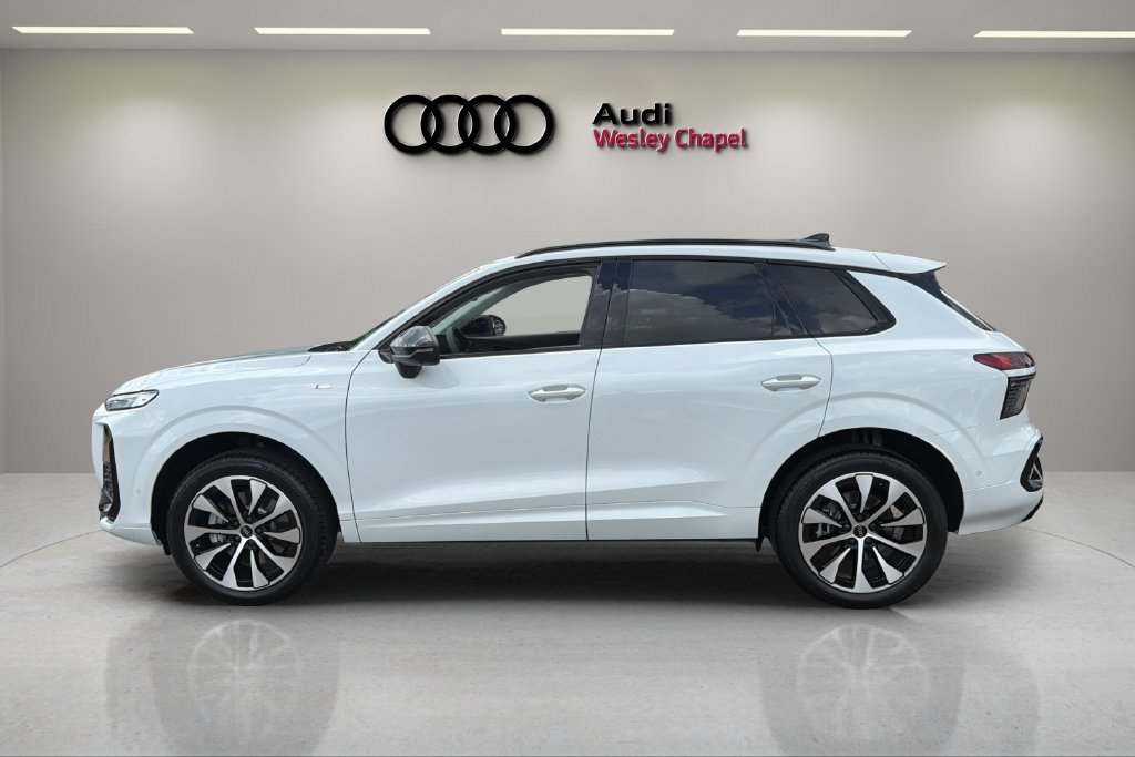 New 2026 Audi Q3 quattro 2.0T AWD/4WD image 2