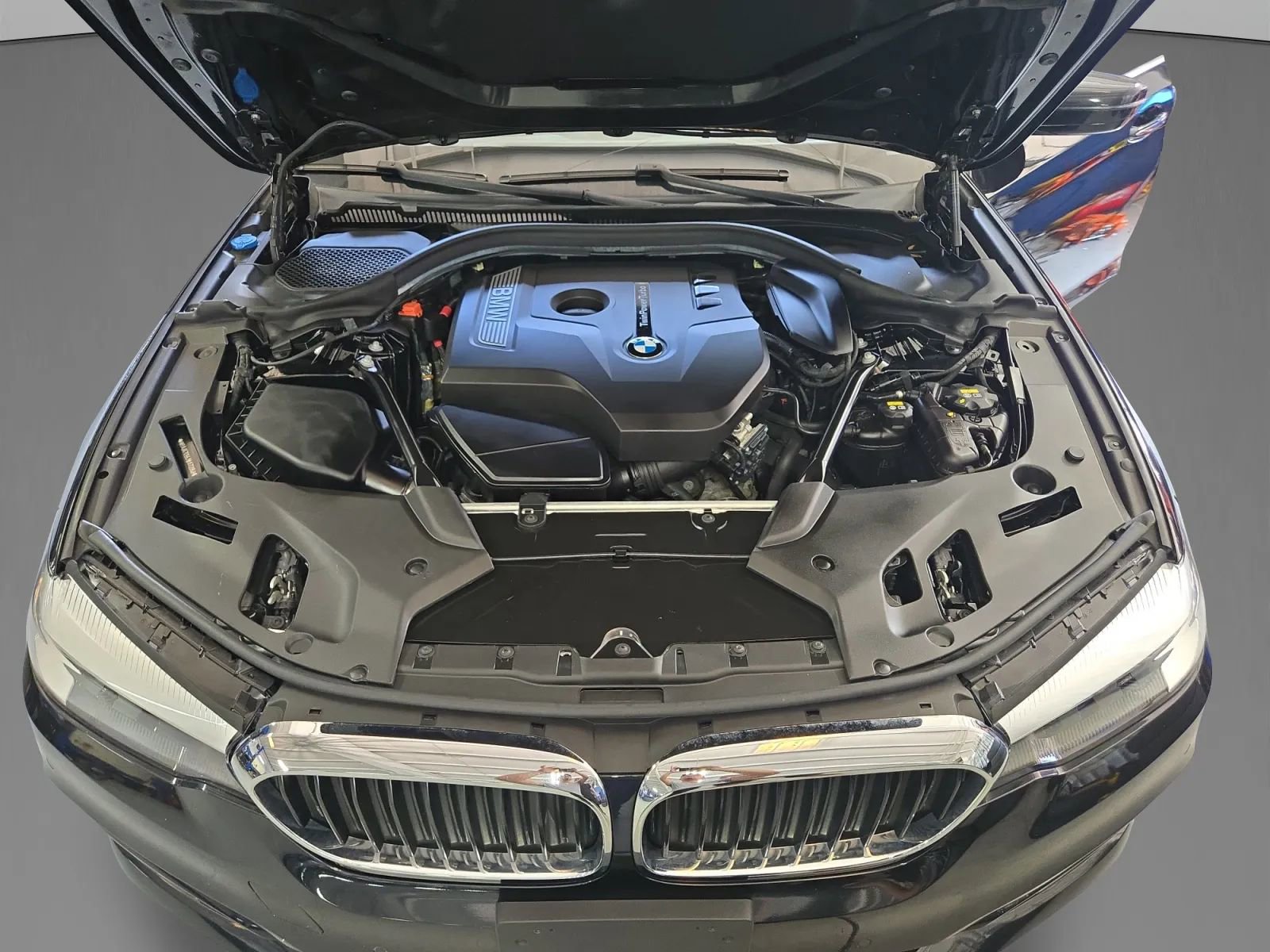 Used 2018 BMW 530i xDrive AWD/4WD image 38