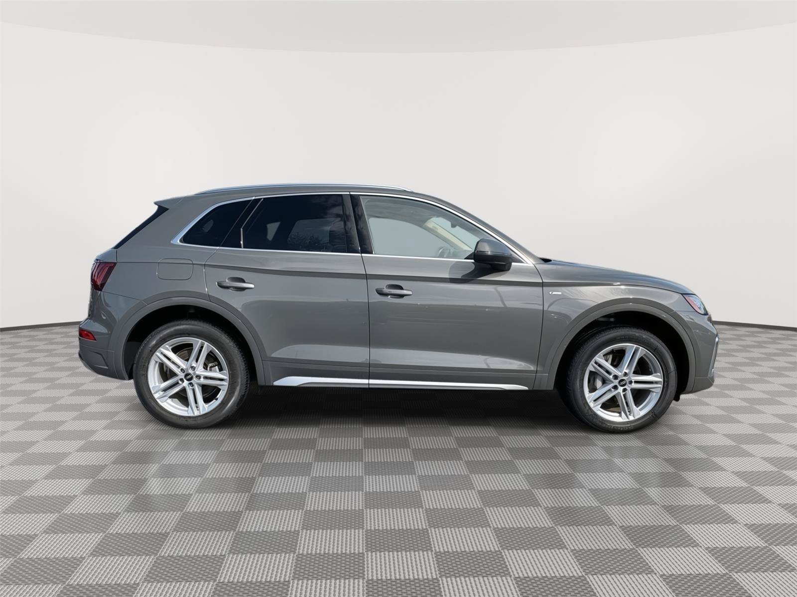Certified 2023 Audi Q5 e Premium Plus w/ Premium Plus Package AWD/4WD image 6