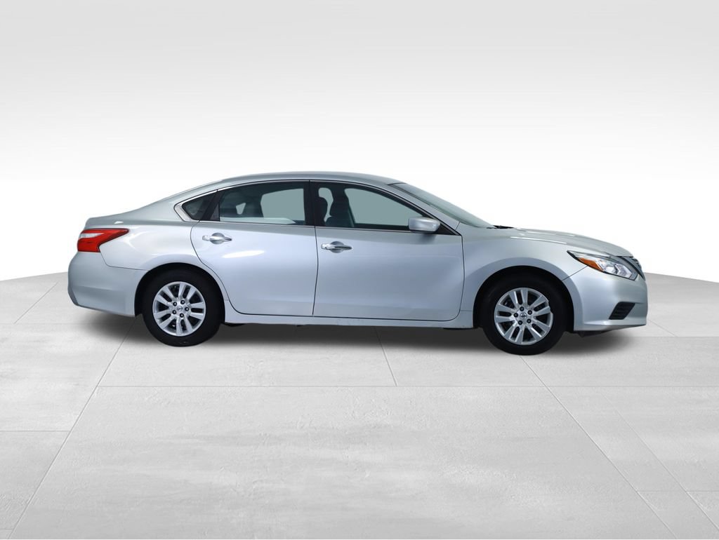 Used 2016 Nissan Altima 2.5 S w/ Power Driver Seat Package FWD image 12