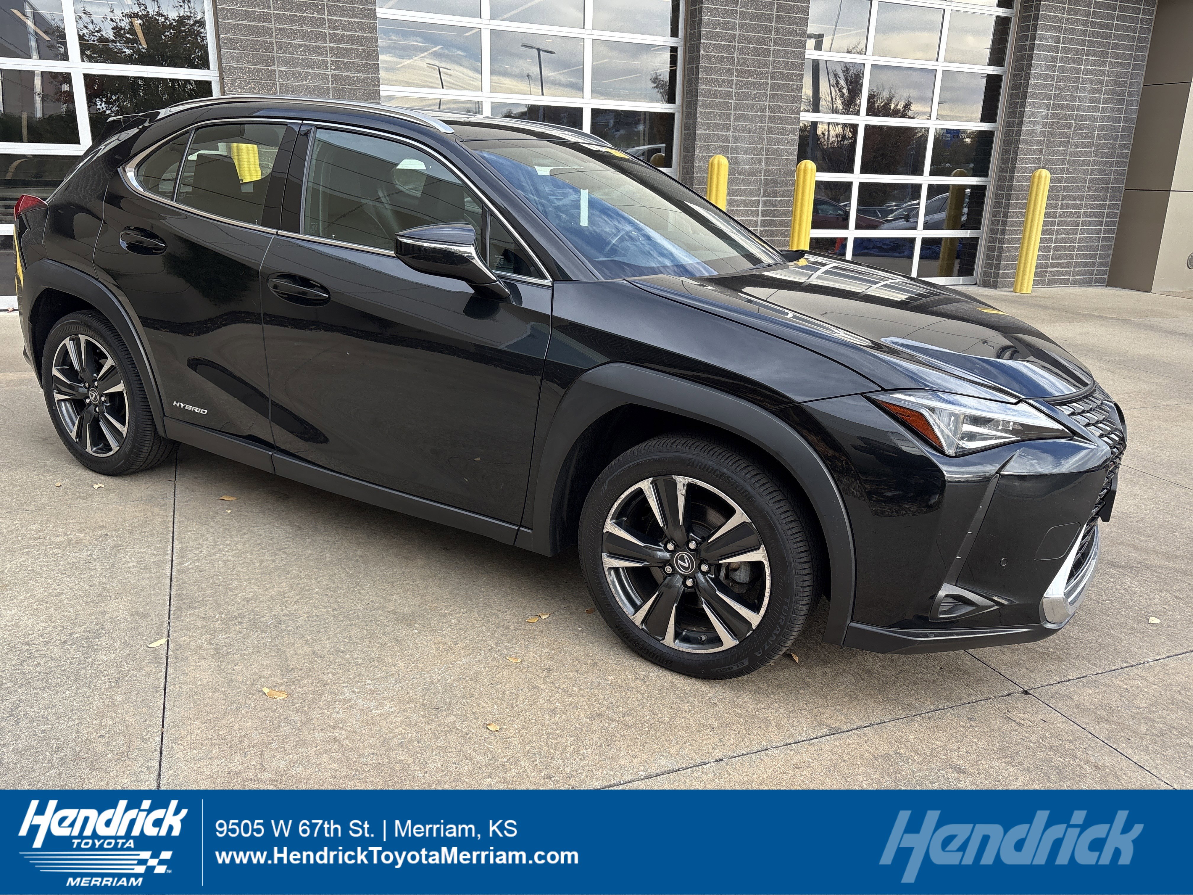 Used 2021 Lexus UX 250h w/ Premium Package image 1