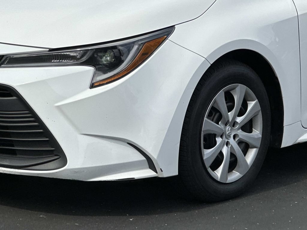 Used 2025 Toyota Corolla LE FWD image 8