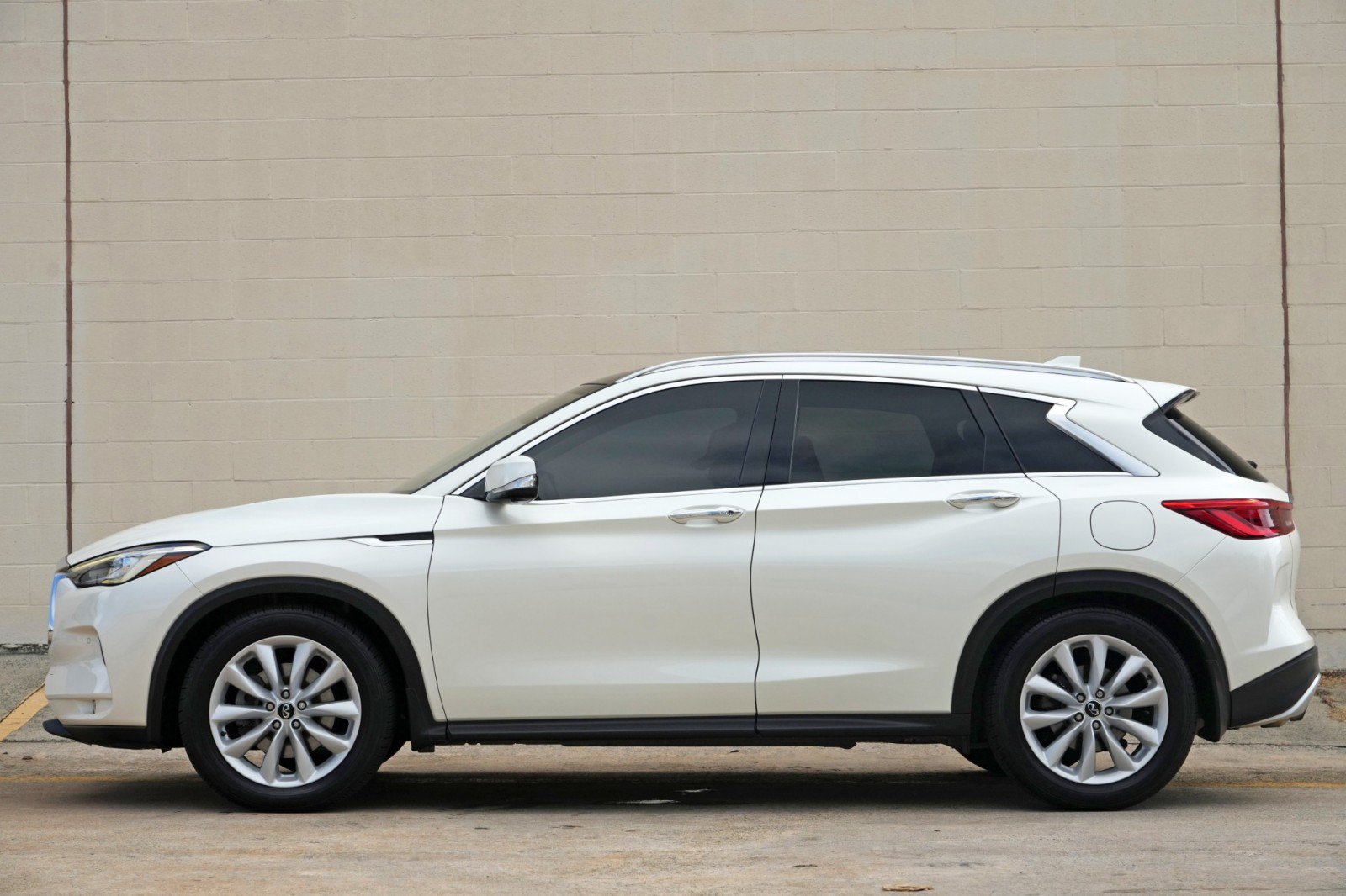 Used 2019 INFINITI QX50 Essential w/ Premium Heat Package FWD image 8