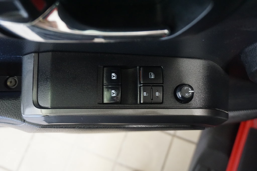 Used 2019 Toyota Tacoma TRD Sport AWD/4WD image 6
