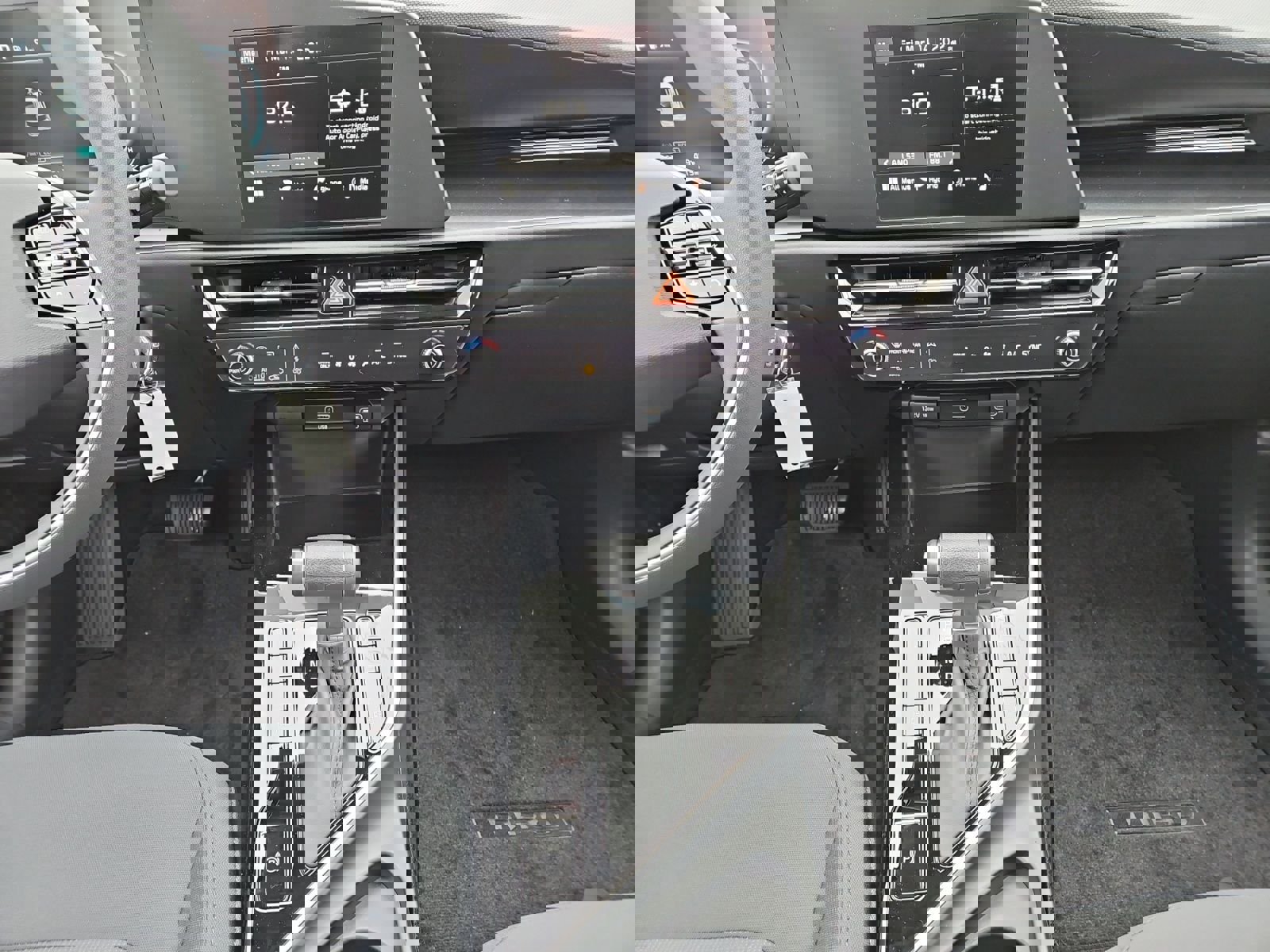 Used 2025 Kia Niro LX image 11