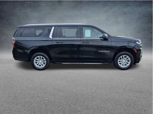 Used 2023 Chevrolet Suburban LT w/ Luxury Package RWD image 9