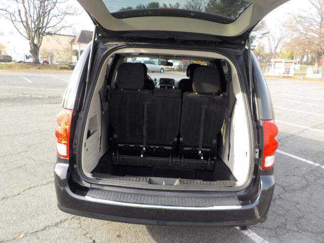 Used 2016 Dodge Grand Caravan SE w/ Quick Order Package 29E SE image 10