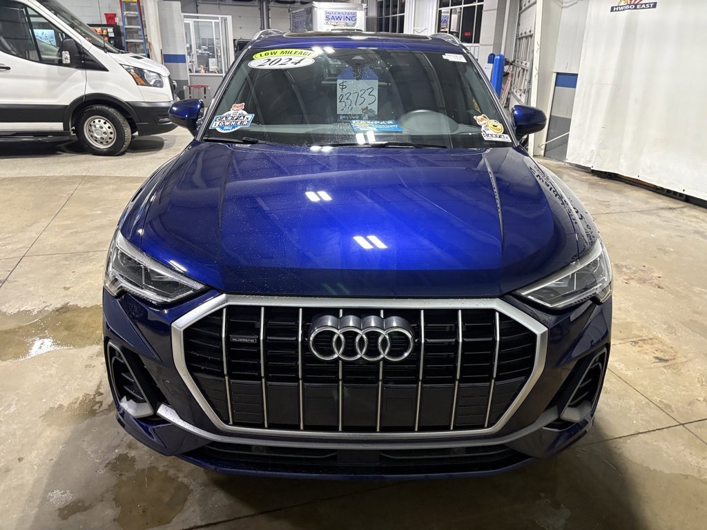 Used 2024 Audi Q3 2.0T Premium Plus w/ Premium Plus Package image 3