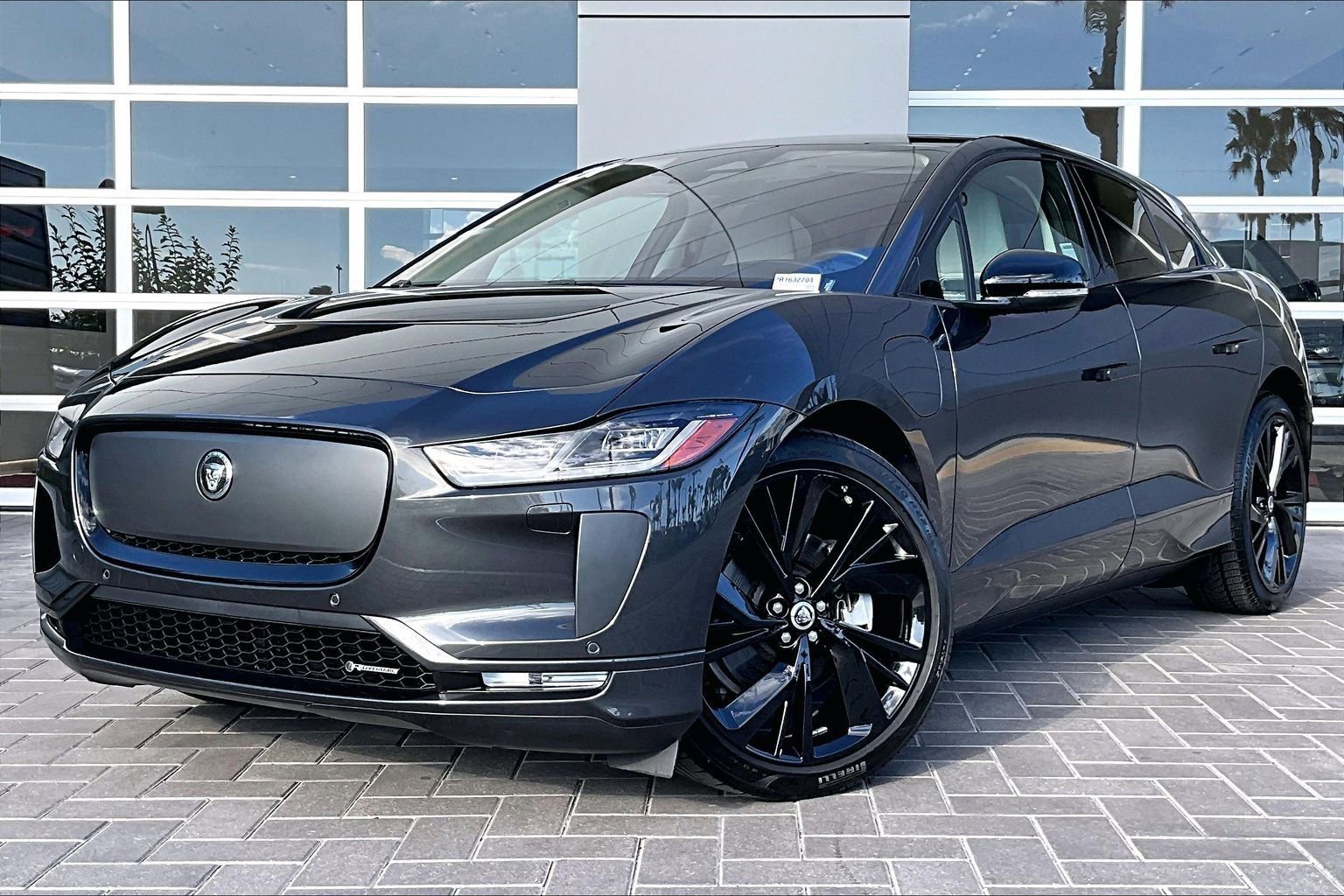 Used 2024 Jaguar I-PACE R-Dynamic HSE image 1
