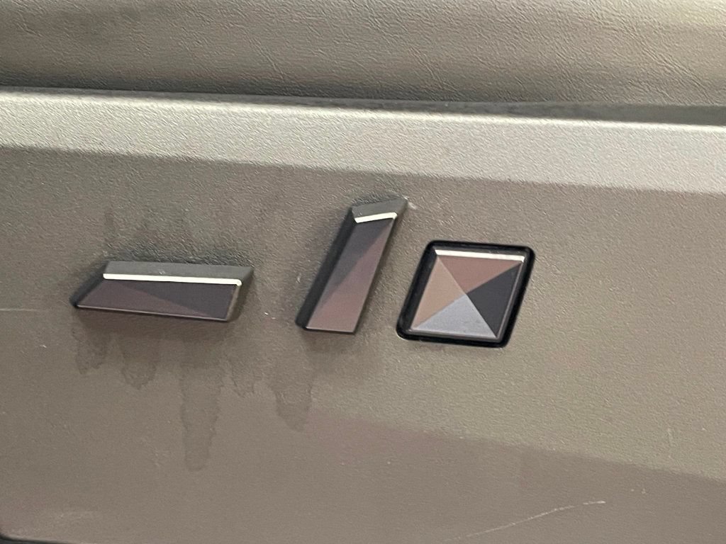 Used 2024 Tesla Cybertruck AWD Crew Cab image 15