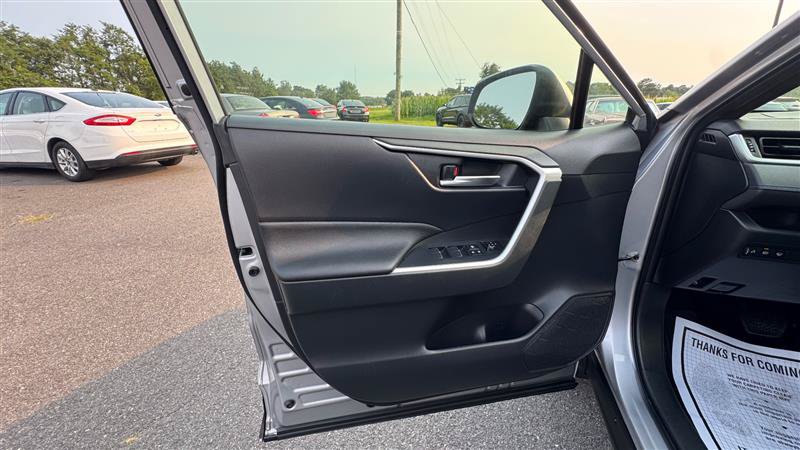 Used 2022 Toyota RAV4 SE w/ SE Grade Weather Package AWD/4WD image 30