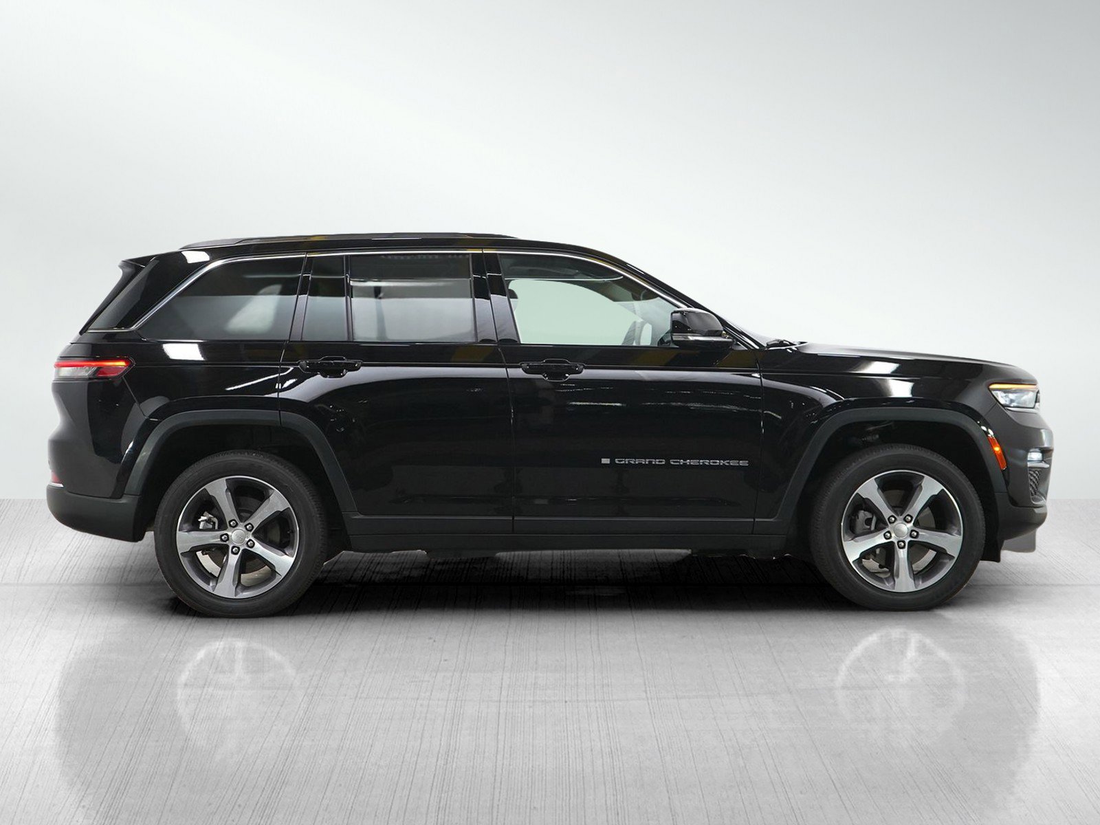 Used 2023 Jeep Grand Cherokee 4WD 4xe image 6