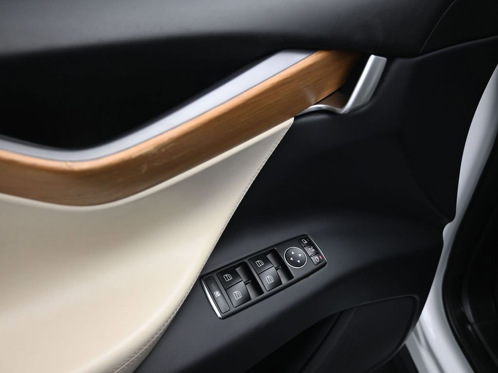 Used 2020 Tesla Model X Long Range image 9