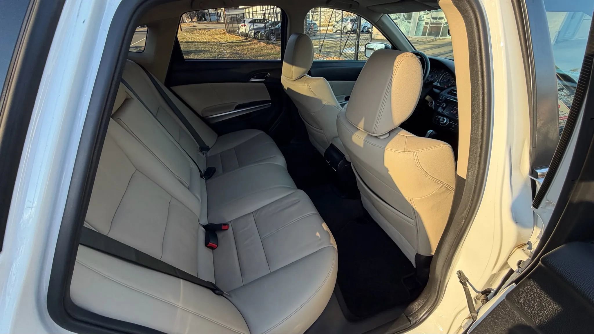 Used 2015 Honda Crosstour EX-L image 16