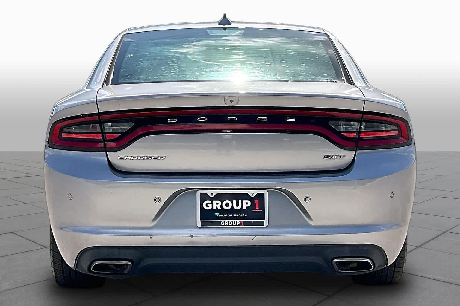 Used 2018 Dodge Charger SXT Plus w/ Beats Audio Group RWD image 5