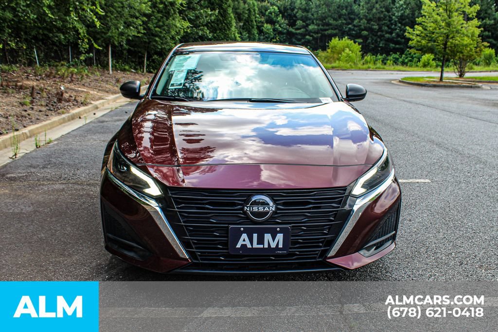 Used 2024 Nissan Altima 2.5 SV FWD image 9