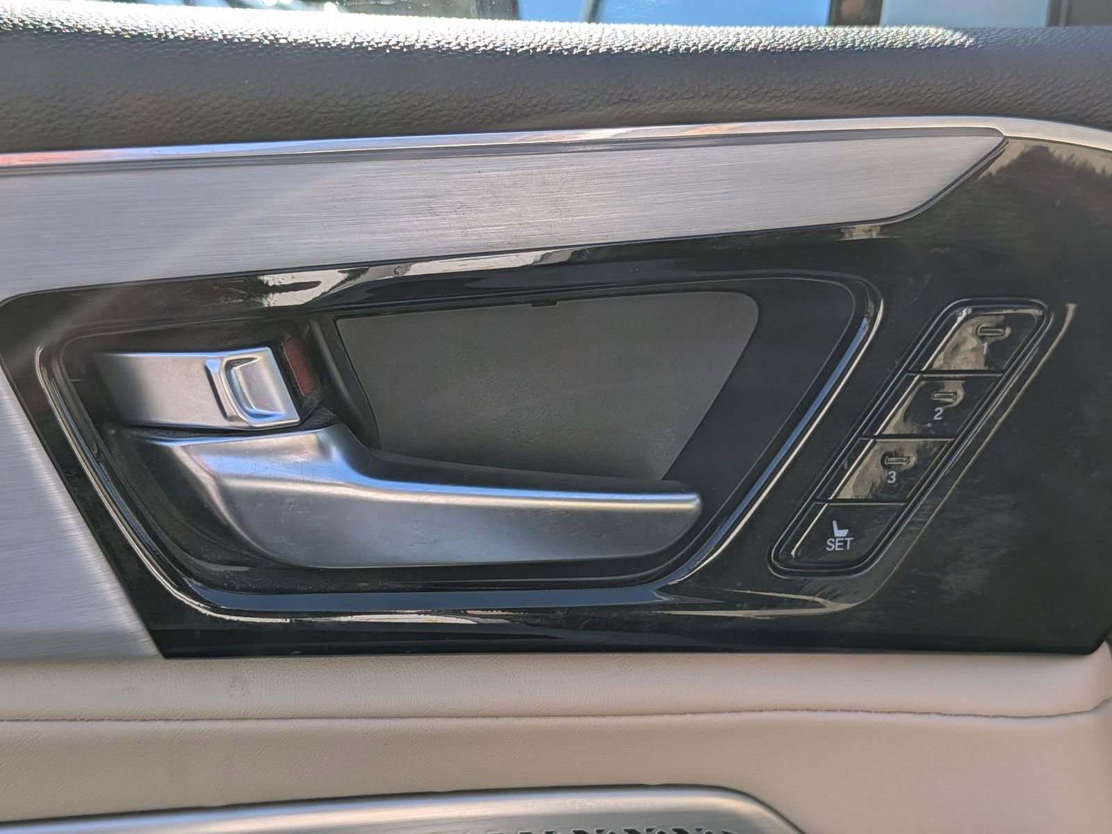 Used 2023 Acura MDX SH-AWD w/ Technology Package image 13